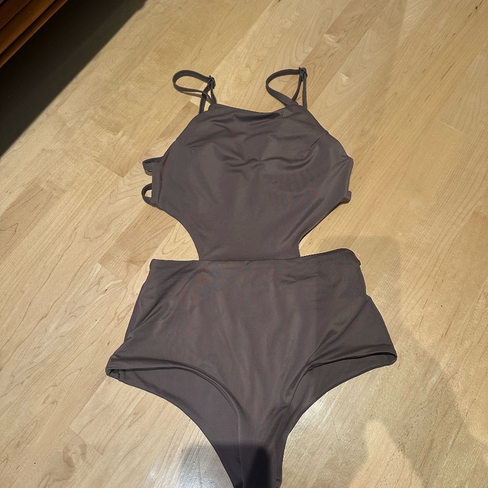 RVCA One Piece Cheeky Bikini